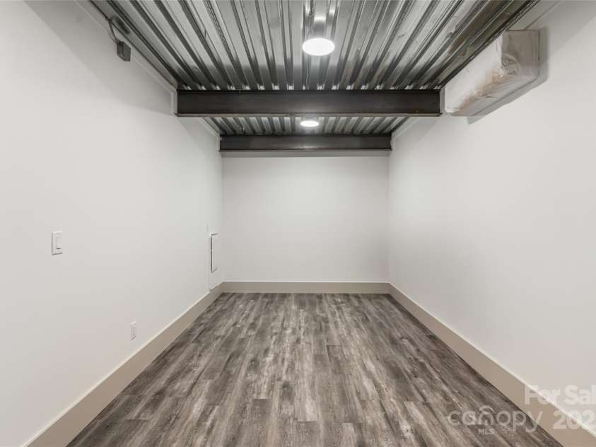 110 Unadilla Avenue, Asheville, NC 28803.  MLS# CAR4249602, YatesRealty ID 29105. Lower level bonus room