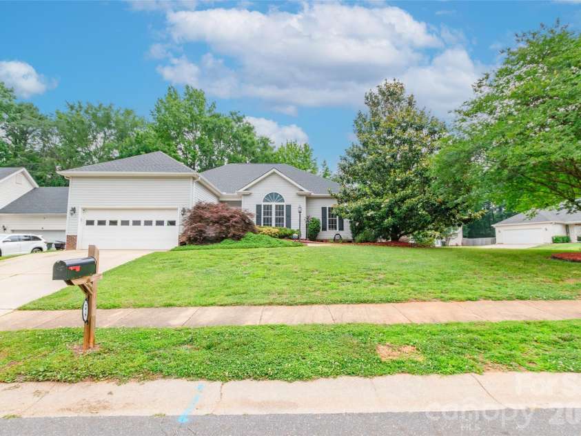 278 Chelveston Drive, Rock Hill, SC 29732.  MLS# CAR4391625, YatesRealty ID 29106. 