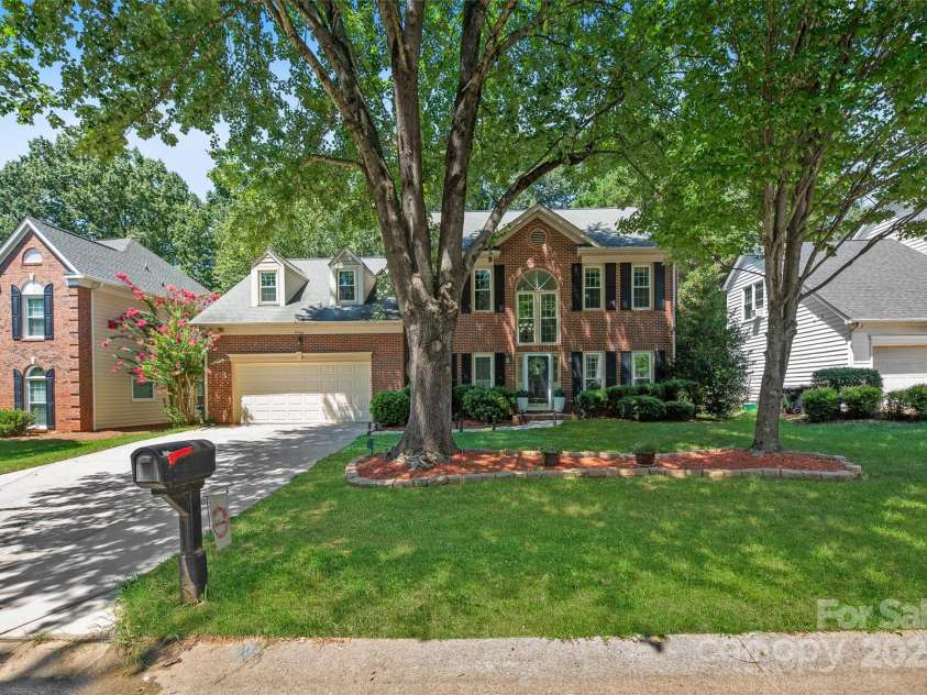 8906 Glade Court, Huntersville, NC 28078.  MLS# CAR4286078, YatesRealty ID 29106. 