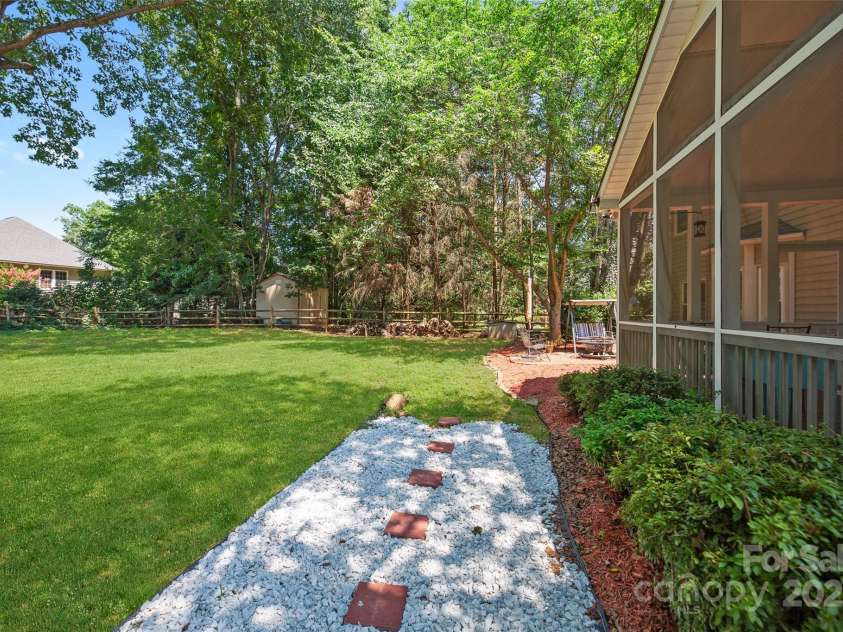 8906 Glade Court, Huntersville, NC 28078.  MLS# CAR4286078, YatesRealty ID 29106. 