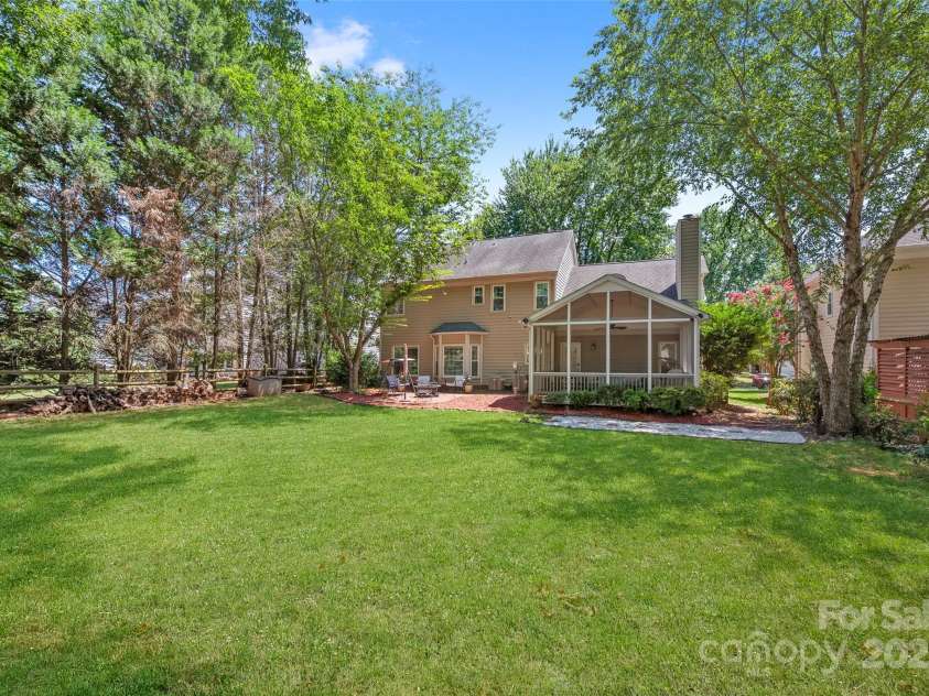 8906 Glade Court, Huntersville, NC 28078.  MLS# CAR4286078, YatesRealty ID 29106. 