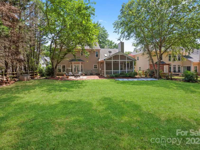 8906 Glade Court, Huntersville, NC 28078.  MLS# CAR4286078, YatesRealty ID 29106. 