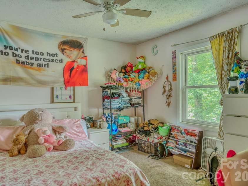 112 Amelia Drive, Hendersonville, NC 28792.  MLS# CAR4387434, YatesRealty ID 29107. 