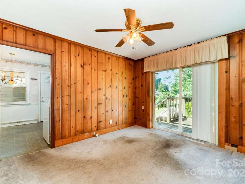 4840 The Plaza, Charlotte, NC 28215.  MLS# CAR4285500, YatesRealty ID 29108. 