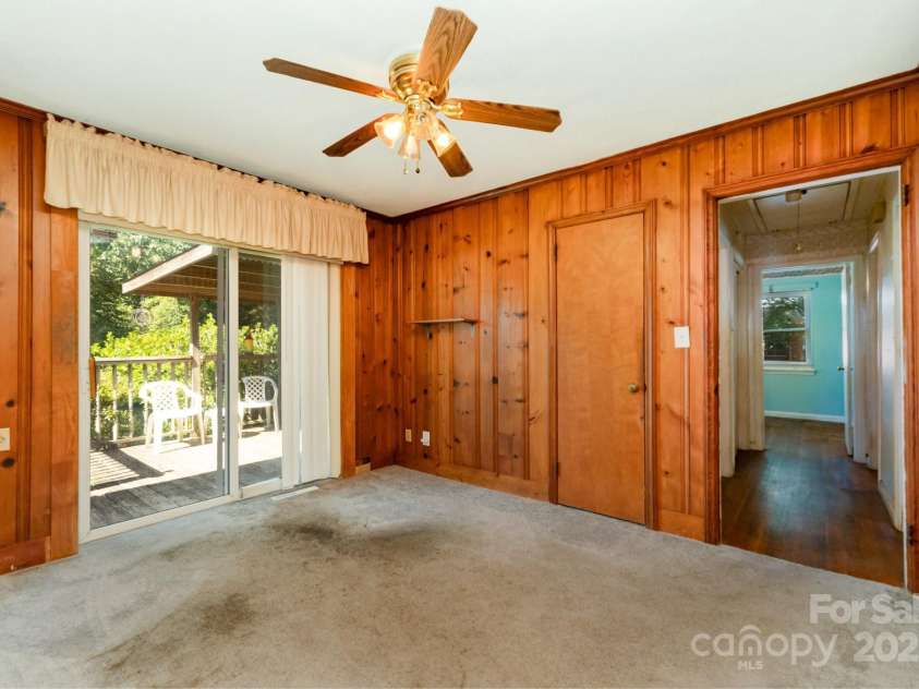4840 The Plaza, Charlotte, NC 28215.  MLS# CAR4285500, YatesRealty ID 29108. 