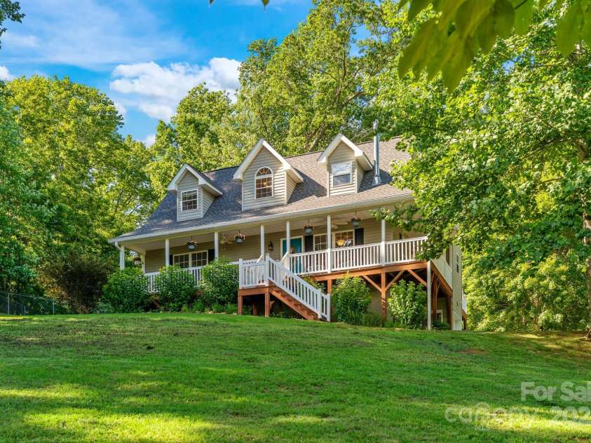 154 Burley Ridge, Candler, NC 28715.  MLS# CAR4273796, YatesRealty ID 29109. 