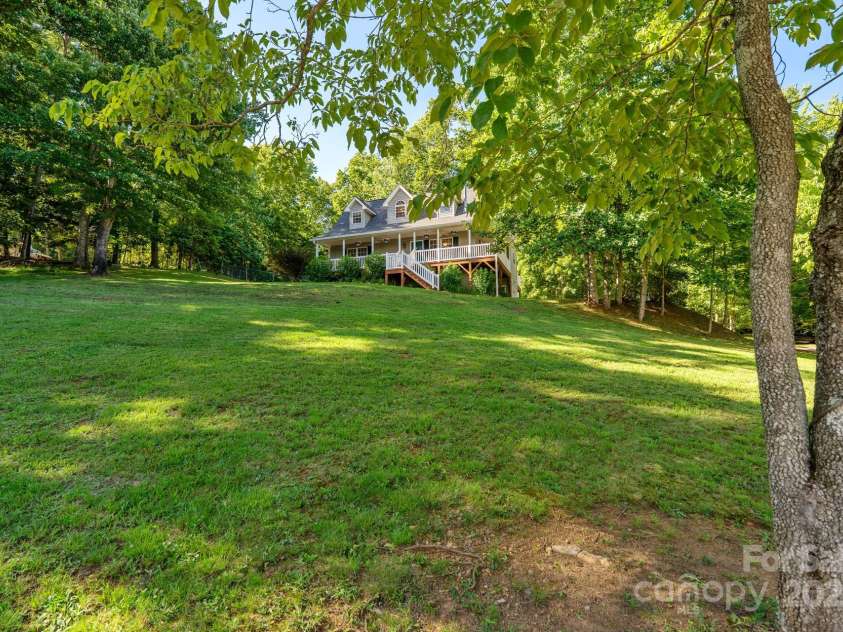 154 Burley Ridge, Candler, NC 28715.  MLS# CAR4273796, YatesRealty ID 29109. 