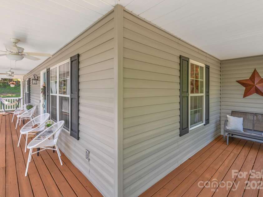 154 Burley Ridge, Candler, NC 28715.  MLS# CAR4273796, YatesRealty ID 29109. 