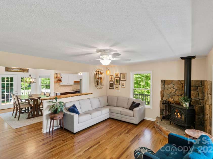 154 Burley Ridge, Candler, NC 28715.  MLS# CAR4273796, YatesRealty ID 29109. 