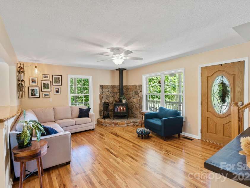 154 Burley Ridge, Candler, NC 28715.  MLS# CAR4273796, YatesRealty ID 29109. 