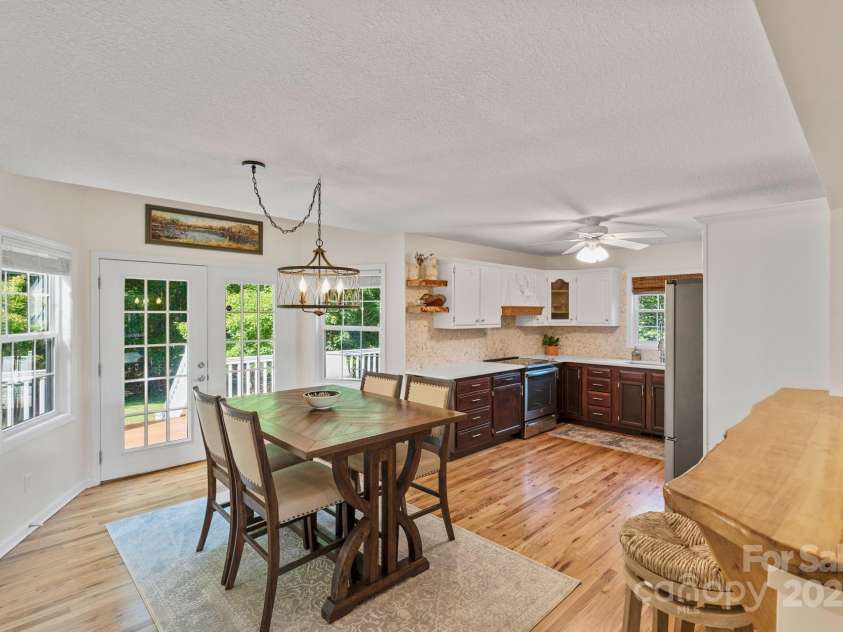 154 Burley Ridge, Candler, NC 28715.  MLS# CAR4273796, YatesRealty ID 29109. 