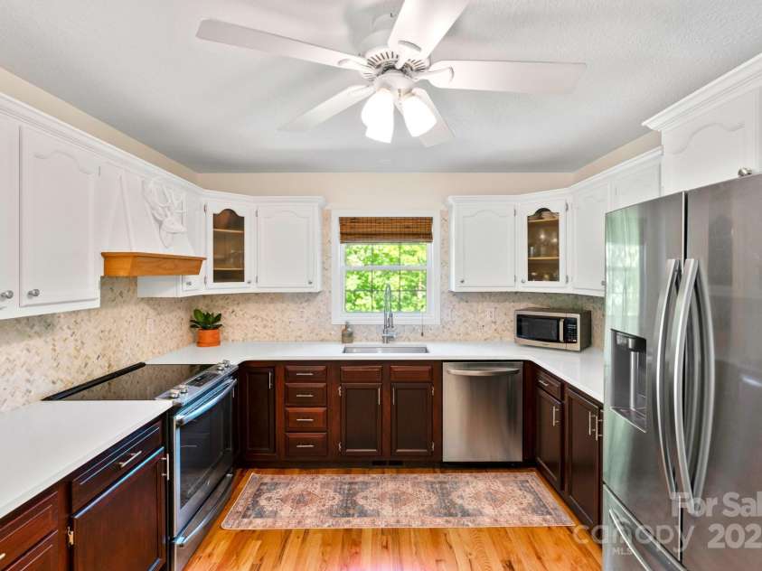 154 Burley Ridge, Candler, NC 28715.  MLS# CAR4273796, YatesRealty ID 29109. 