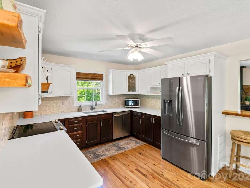 154 Burley Ridge, Candler, NC 28715.  MLS# CAR4273796, YatesRealty ID 29109. 