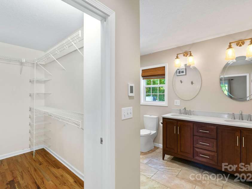 154 Burley Ridge, Candler, NC 28715.  MLS# CAR4273796, YatesRealty ID 29109. 