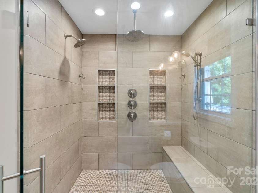 154 Burley Ridge, Candler, NC 28715.  MLS# CAR4273796, YatesRealty ID 29109. 