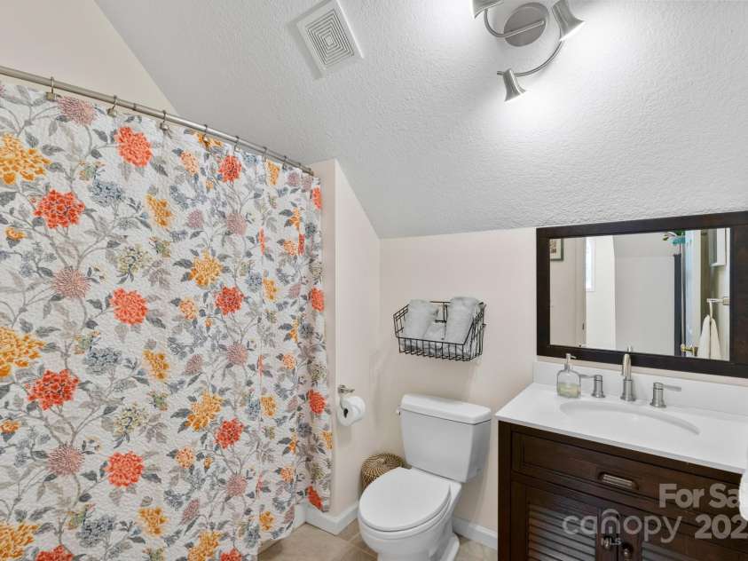 154 Burley Ridge, Candler, NC 28715.  MLS# CAR4273796, YatesRealty ID 29109. 