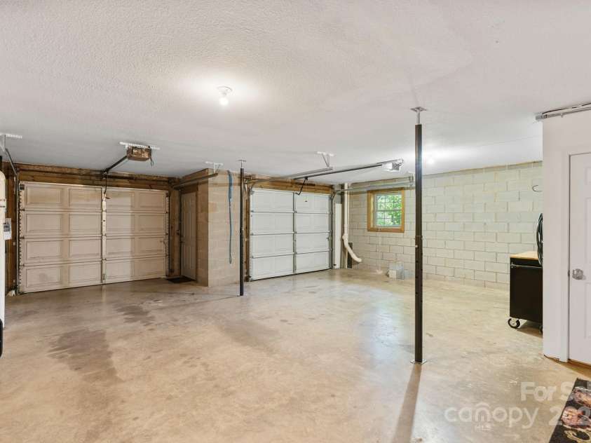 154 Burley Ridge, Candler, NC 28715.  MLS# CAR4273796, YatesRealty ID 29109. 