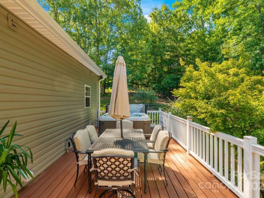 154 Burley Ridge, Candler, NC 28715.  MLS# CAR4273796, YatesRealty ID 29109. 