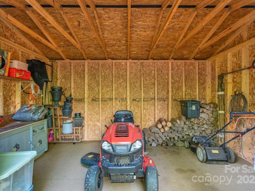 154 Burley Ridge, Candler, NC 28715.  MLS# CAR4273796, YatesRealty ID 29109. 