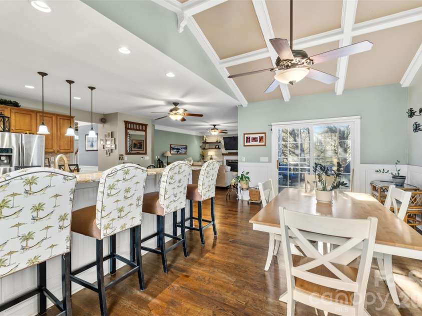 7453 Mountain Ridge Drive, Stanley, NC 28164.  MLS# CAR4382061, YatesRealty ID 29109. Eat in Kitchen