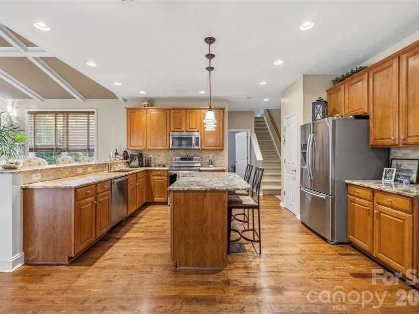 7453 Mountain Ridge Drive, Stanley, NC 28164.  MLS# CAR4382061, YatesRealty ID 29109. Kitchen