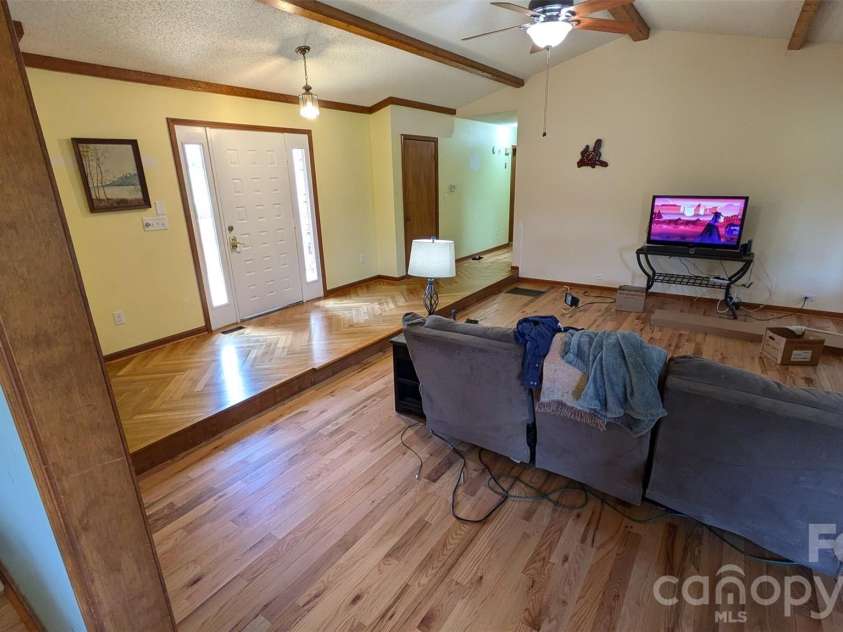 18 Amber Drive, Horse Shoe, NC 28742.  MLS# CAR4353059, YatesRealty ID 2911. 