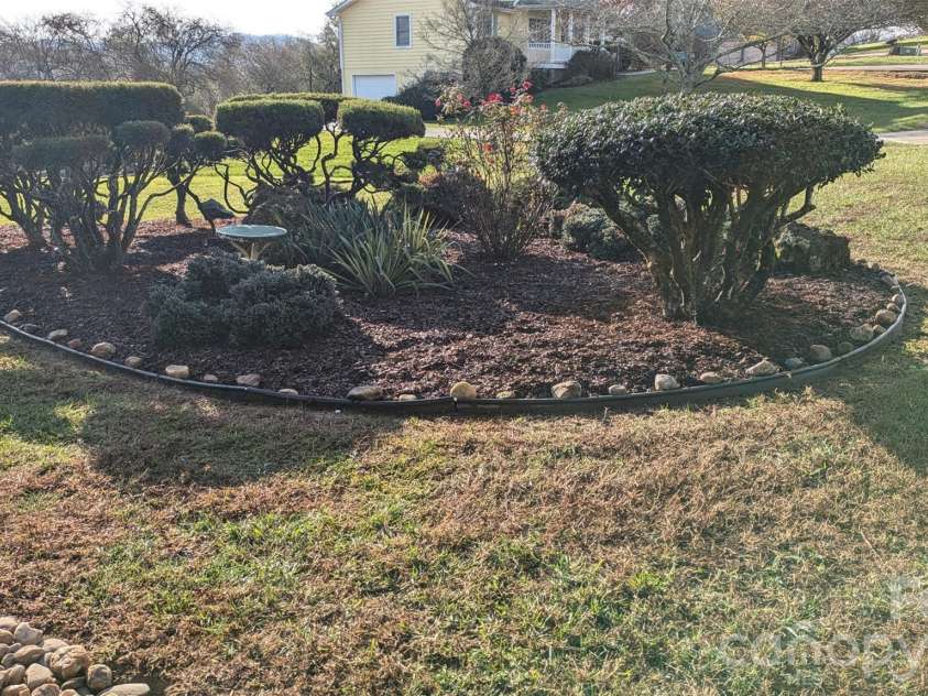 18 Amber Drive, Horse Shoe, NC 28742.  MLS# CAR4353059, YatesRealty ID 2911. 