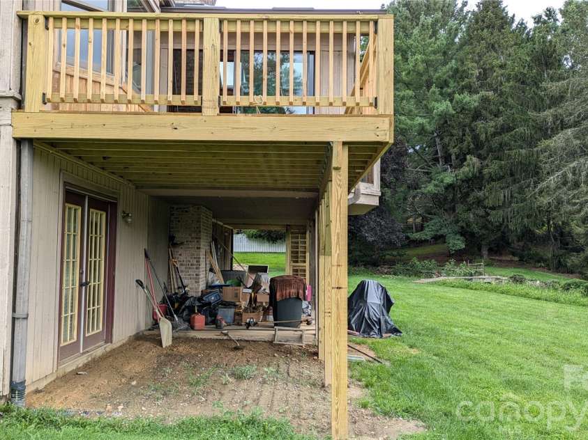 18 Amber Drive, Horse Shoe, NC 28742.  MLS# CAR4353059, YatesRealty ID 2911. 
