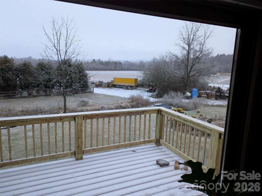 18 Amber Drive, Horse Shoe, NC 28742.  MLS# CAR4353059, YatesRealty ID 2911. 