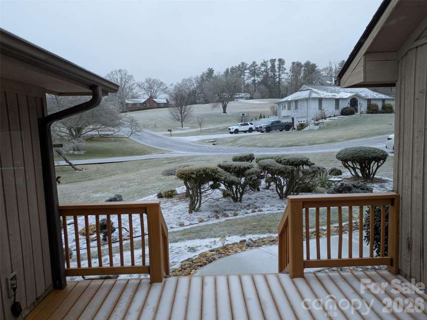 18 Amber Drive, Horse Shoe, NC 28742.  MLS# CAR4353059, YatesRealty ID 2911. 