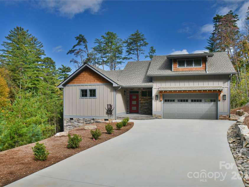 48 Crossings Circle, Fairview, NC 28730.  MLS# CAR4312919, YatesRealty ID 2911. 48 Crossings Circle