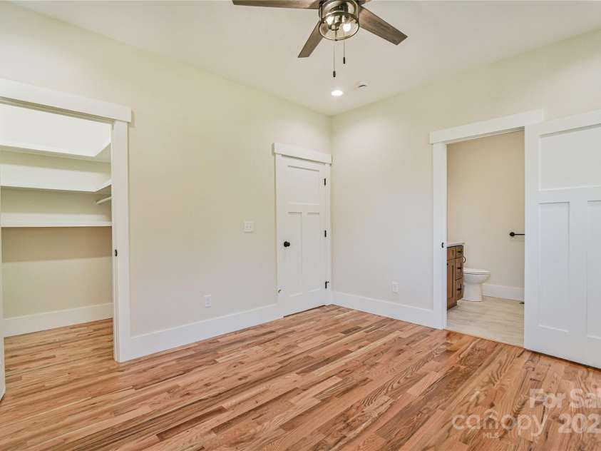 48 Crossings Circle, Fairview, NC 28730.  MLS# CAR4312919, YatesRealty ID 2911. 