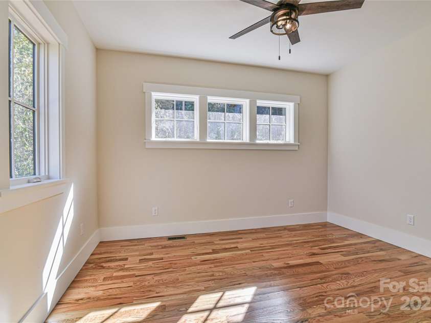 48 Crossings Circle, Fairview, NC 28730.  MLS# CAR4312919, YatesRealty ID 2911. 