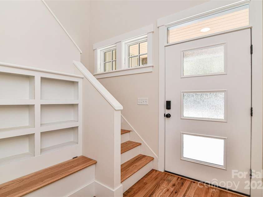 48 Crossings Circle, Fairview, NC 28730.  MLS# CAR4312919, YatesRealty ID 2911. Entrance Foyer