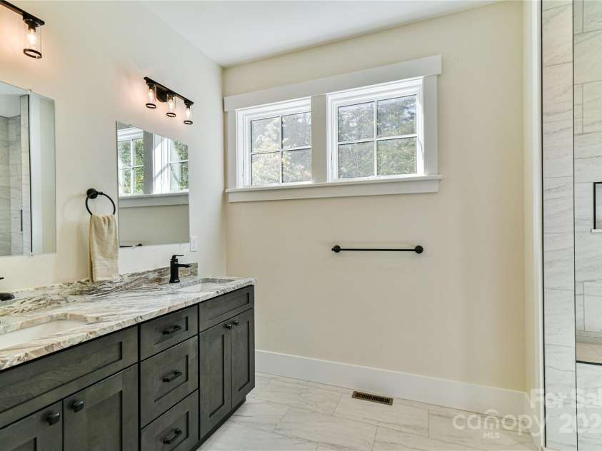 48 Crossings Circle, Fairview, NC 28730.  MLS# CAR4312919, YatesRealty ID 2911. Primary Bathroom
