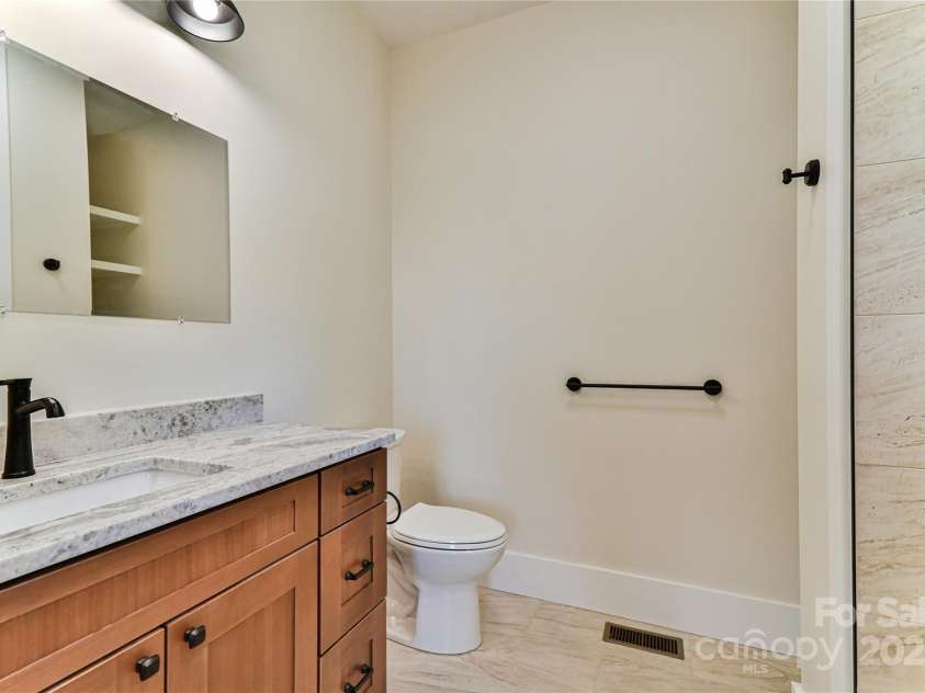 48 Crossings Circle, Fairview, NC 28730.  MLS# CAR4312919, YatesRealty ID 2911. Secondary Bathroom