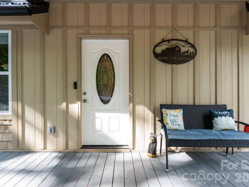 34 Wintercrest Drive, Candler, NC 28715.  MLS# CAR4387691, YatesRealty ID 29110. 
