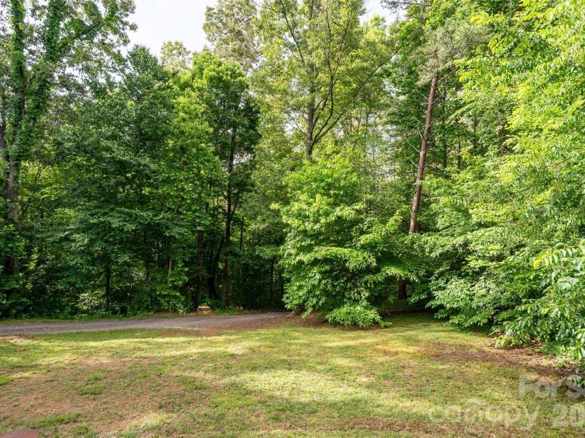 34 Wintercrest Drive, Candler, NC 28715.  MLS# CAR4387691, YatesRealty ID 29110. 