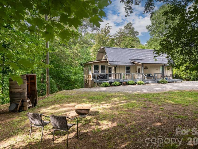 34 Wintercrest Drive, Candler, NC 28715.  MLS# CAR4387691, YatesRealty ID 29110. 