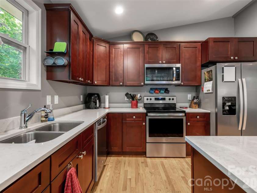 34 Wintercrest Drive, Candler, NC 28715.  MLS# CAR4387691, YatesRealty ID 29110. 
