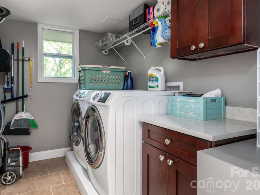 34 Wintercrest Drive, Candler, NC 28715.  MLS# CAR4387691, YatesRealty ID 29110. 