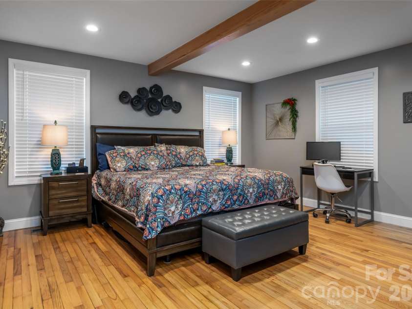 34 Wintercrest Drive, Candler, NC 28715.  MLS# CAR4387691, YatesRealty ID 29110. 