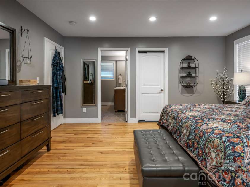34 Wintercrest Drive, Candler, NC 28715.  MLS# CAR4387691, YatesRealty ID 29110. 