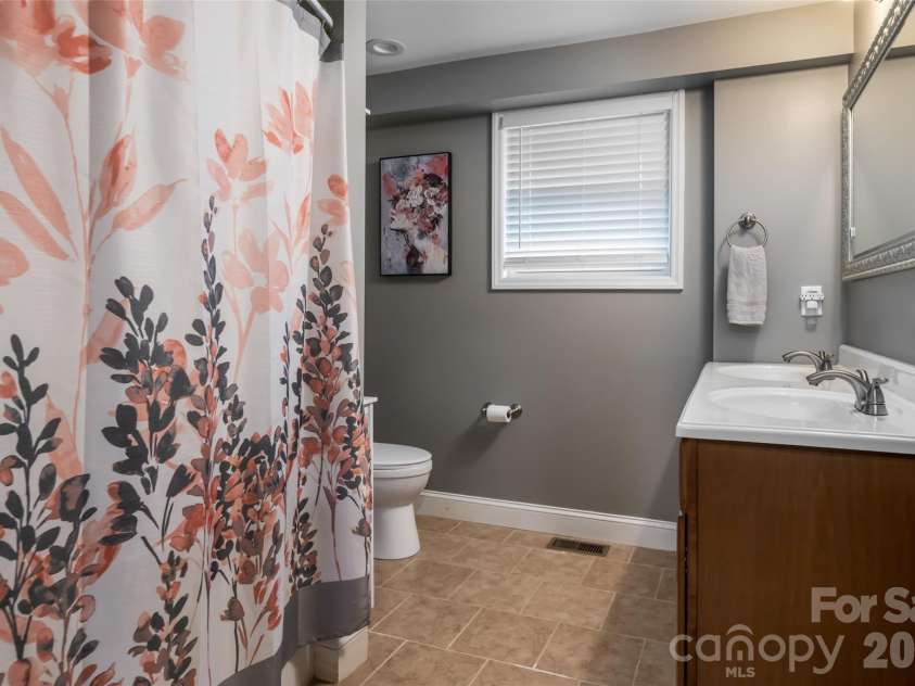 34 Wintercrest Drive, Candler, NC 28715.  MLS# CAR4387691, YatesRealty ID 29110. 
