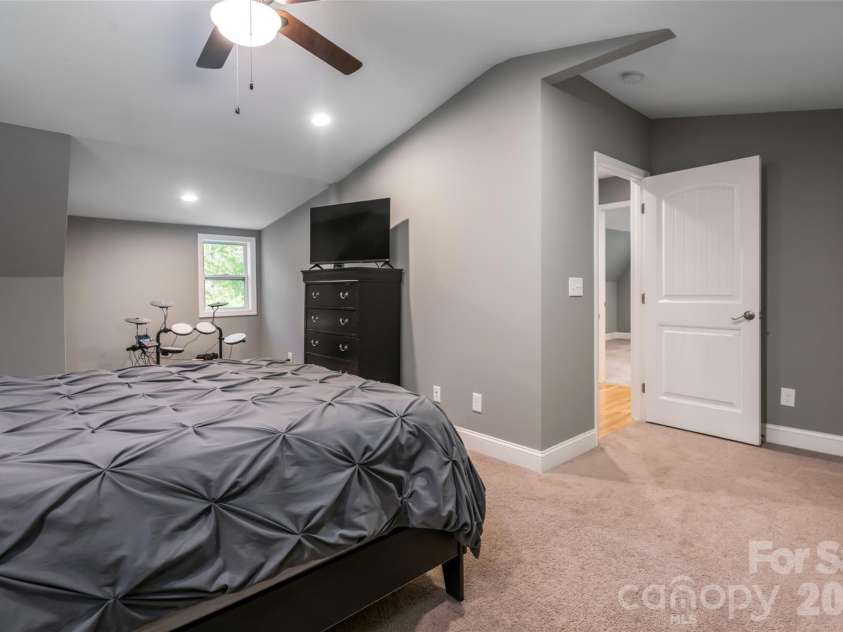 34 Wintercrest Drive, Candler, NC 28715.  MLS# CAR4387691, YatesRealty ID 29110. 