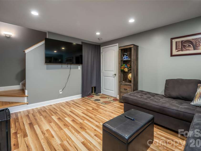 34 Wintercrest Drive, Candler, NC 28715.  MLS# CAR4387691, YatesRealty ID 29110. 