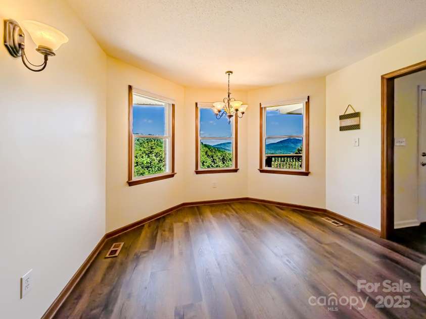 485 Mountain Lookout Drive, Bostic, NC 28018.  MLS# CAR4286310, YatesRealty ID 29110. Eat in Kitchen