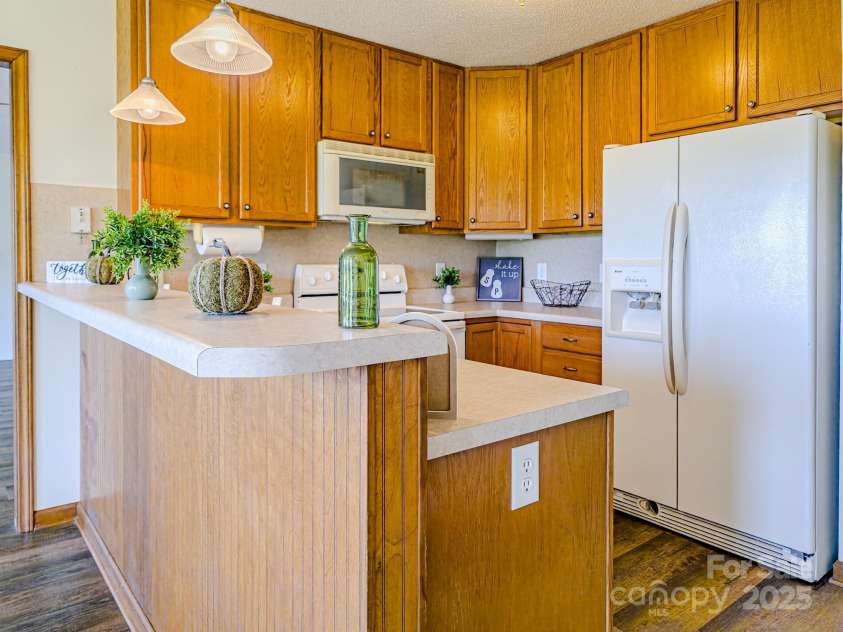 485 Mountain Lookout Drive, Bostic, NC 28018.  MLS# CAR4286310, YatesRealty ID 29110. Kitchen