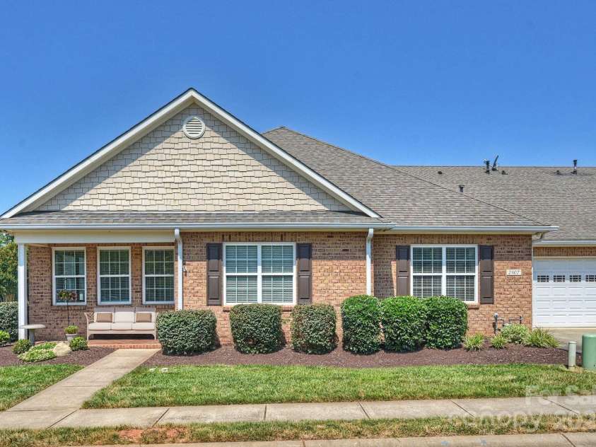 2407 Royal Anne Drive, Denver, NC 28037.  MLS# CAR4280013, YatesRealty ID 29111. 