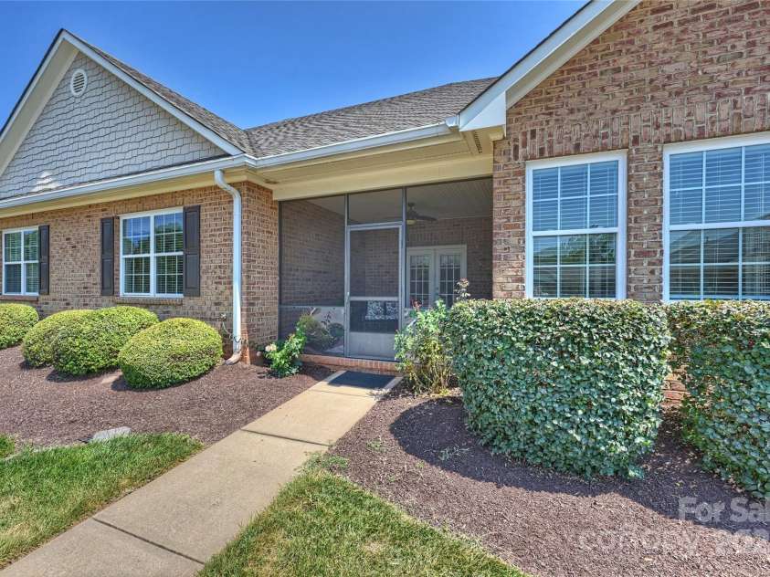 2407 Royal Anne Drive, Denver, NC 28037.  MLS# CAR4280013, YatesRealty ID 29111. Close to all Amenities